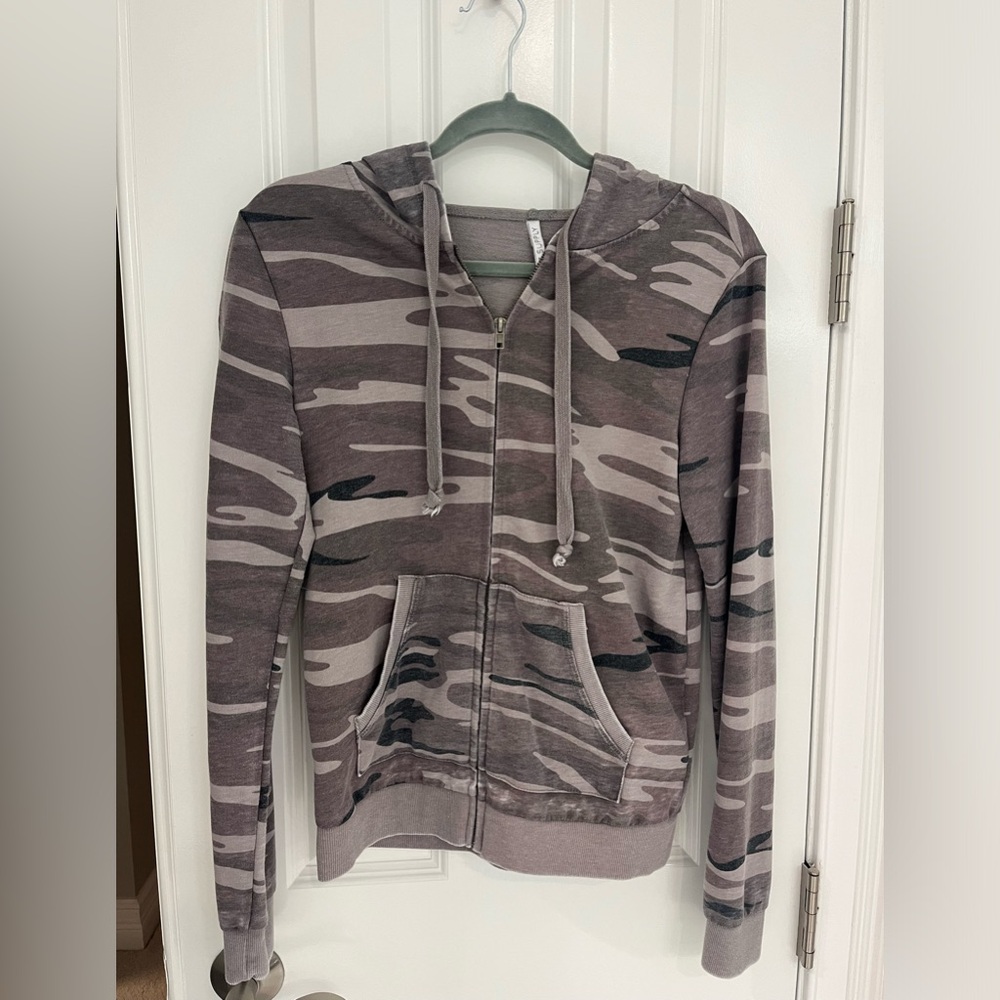 Z supply zip up hoodie. Size small. Good condition.